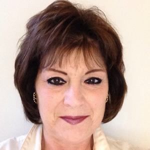 Meet your Posher, Charmelle